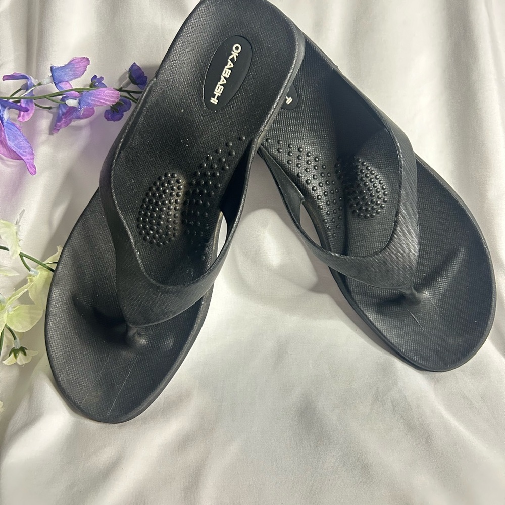 Okabashi Black Sandals with Cushioned Strap and Contoured Footbed - Picture 2 of 7